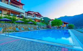 Αlissachne Suites